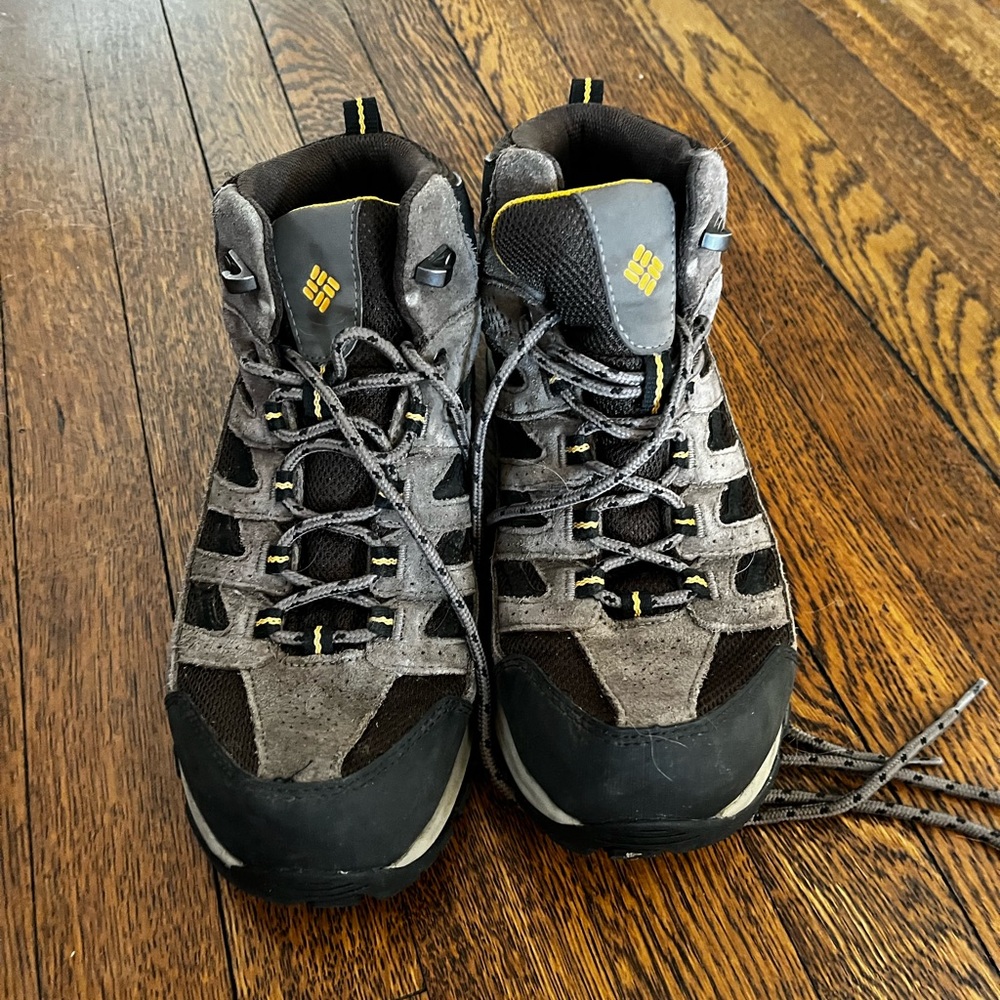 Men' Columbia hiking boots